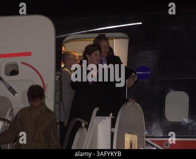 Der designierte Präsident George W. Bush und seine Frau Laura treffen am 17. Dezember am Flughafen Dulles ein. (Bild: Washington Times/ZUMAPRESS.com) Stockfoto