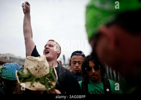 19. August 2012 - Seattle, Washington, USA - die Menschen nehmen an Hempfest in Seattle Teil. Die jährliche Veranstaltung ist das größte Marihuana-Festival des Landes. (Bild: © Nick Adams/ZUMAPRESS.com) Stockfoto