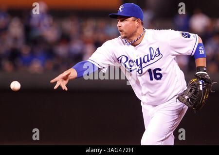 3. Oktober 2012 – Kansas City, MO, Vereinigte Staaten von Amerika – 03. Oktober 2012: Billy Butler #16 der Kansas City Royals in Aktion während des MLB-Spiels zwischen den Detroit Tigers und den Kansas City Royals im Kauffman Stadium in Kansas City (Foto: © Kyle Rivas/Cal Sport Media/ZUMAPRESS.com) Stockfoto