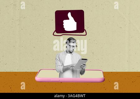 Abstrakte Bannercollage von Guy man vom Handy mit digitalem Tablet auf gelbem Hintergrund Stockfoto