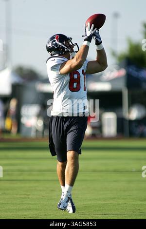 JUL 30 2012: Houston Texans Tight End Owen Daniels #81 erreicht, um im Trainingscamp der Houston Texans vom Methodist Training Center im Reliant Stadium in Houston, Texas, einen Fang zu machen. (Bild: © Erik Williams/Cal Sport Media/ZUMAPRESS.com) Stockfoto