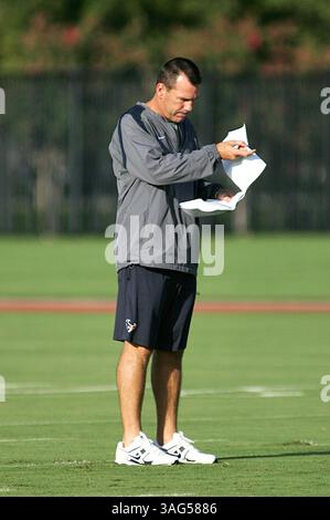 JULI 30 2012: Houston Texans Cheftrainer Gary Kubiak während des Trainingslagers der Houston Texans vom Methodist Training Center im Reliant Stadium in Houston, Texas. (Bild: © Erik Williams/Cal Sport Media/ZUMAPRESS.com) Stockfoto