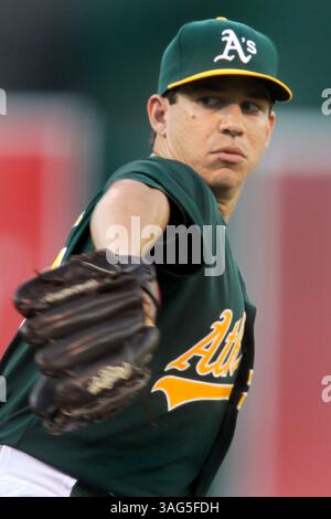 31. Juli 2012 - Oakland, KALIFORNIEN, USA - Oakland Athletics Pitcher Tommy Milone liefert am Dienstag, den 31. Juli 2012, im zweiten Inning im O.Co Coliseum in Oakland, Kalifornien, gegen die Tampa Bay Rays. (Bild: © Ray Chavez/Oakland Tribune/MCT/ZUMAPRESS.com) Stockfoto