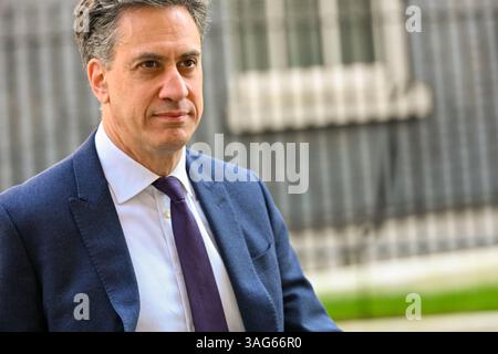 London, Großbritannien. April 2025. Ed Miliband, Energieminister, bei einer Kabinettssitzung in der Downing Street 10 London. Quelle: Ian Davidson/Alamy Live News Stockfoto