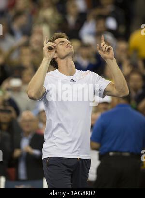 10. September 2012 - Flushing Meadow, NJ, USA - Andy Murray gewinnt das Herrenfinale des US Open-Tennisturniers, nachdem er Novak Djokovic im USTA Billie Jean King National Tennis Center in Flushing Meadow, New York, am Montag, den 10. September 2012 besiegt hat. (Bild: © J. Conrad Williams/MCT/ZUMAPRESS.com) Stockfoto