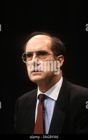 27. Januar 1997 – Washington, DC, USA – Stellvertretender Außenminister der USA, Strobe Talbott, während einer Veranstaltung am 27. Januar 1997 in Washington, DC. (Bild: © Richard Ellis/ZUMAPRESS.com) Stockfoto