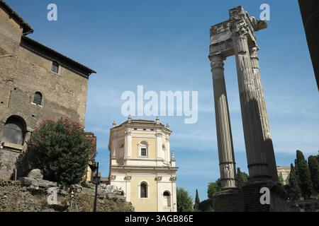 Rom, Latium, Italien, ITA - Tempel des Apollo Sosianus 14.09.2021, Rom, Latium, Italien, ITA - Tempel des Apollo Sosianus. Antikes Rom. Rom Latium Italien *** Rom, Latium, Italien, ITA Tempel des Apollo Sosianus 14 09 2021, Rom, Latium, Italien, ITA Tempel des Apollo Sosianus altes Rom Rom Latium Italien Stockfoto