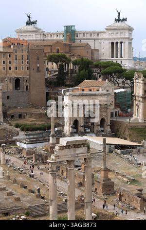 Rom, Latium, Italien, ITA - Forum Romanum 15.09.2021, Rom, Latium, Italien, ITA - Forum Romanum. Das Forum Romanum war das politische, soziale und religioese Zentrum des antiken ROMs. Rom Latium Italien *** Rom, Latium, Italien, ITA Forum Romanum 15 09 2021, Rom, Latium, Italien, ITA Forum Romanum das Forum Romanum war das politische, soziale und religiöse Zentrum des antiken Rom Latium Italien Stockfoto
