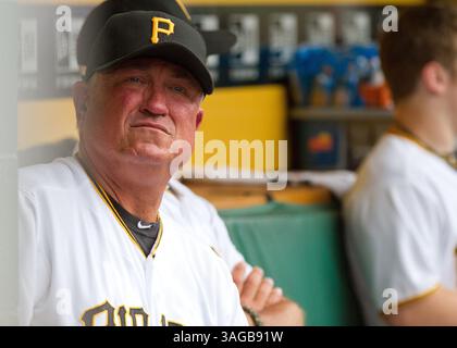 24. Juni 2012: Piratenmanager Clint Hürdennummer 13 während des Spiels zwischen den Detroit Tigers und den Pittsburgh Pirates im PNC Park in Pittsburgh, Pa. (Bild: © Aaron Doster/Cal Sport Media/ZUMAPRESS.com) Stockfoto