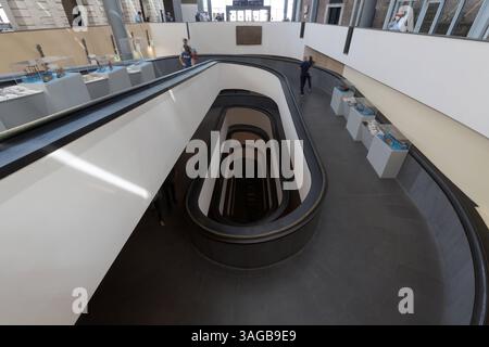 Rom, Latium, Italien, ITA - Vatikan-Museum 16.09.2021, Rom, Latium, Italien, ITA - Vatikan-Museum. Eingang Rampe zum Vatikanischen Museum. Rom Latium Italien *** Rom, Latium, Italien, ITA Vatikanmuseum 16 09 2021, Rom, Latium, Italien, ITA Vatikanmuseum Eingang zum Vatikanischen Museum Rom Latium Italien Stockfoto
