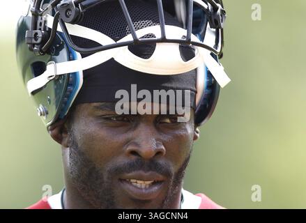 24. Mai 2012 - Philadelphia, PA, USA - der Quarterback der Philadelphia Eagles Michael Vick spricht während eines Teamtrainings am Donnerstag, den 24. Mai 2012, in Philadelphia, Pennsylvania. (Bild: © David Maialetti/Philadelphia Inquirer/MCT/ZUMAPRESS.com) Stockfoto