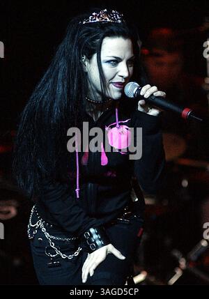Mai 2003; Mansfield, MA, USA; die Sängerin AMY LEE von Evanescence tritt live im WBCN River Rave 2003 in Mansfield auf. (Bild: Steven Tackeff/ZUMAPRESS.com) Stockfoto
