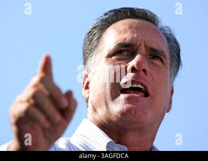 13. August 2012: Saint Augustine, Florida, USA - der mutmaßliche republikanische Präsidentschaftskandidat MITT ROMNEY hält während einer Kundgebung am Flagler College eine Rede. (Kreditbild: © Joe Burbank/Orlando Sentinel/MCT/ZUMAPRESS.com) Stockfoto