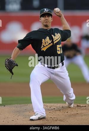 19. Juli 2012: Oakland, KALIFORNIEN, USA: Tommy Milone von den Oakland Athletics Pitches gegen die New York Yankees am Freitag, den 20. Juli 2012, in Oakland, Kalifornien. (Kreditbild: © Jose Carlos Fajardo/Contra Costa Times/MCT/ZUMAPRESS.com) Stockfoto