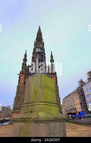 Scott Monument, ein spiralförmiges viktorianisches Denkmal zu Ehren des Schriftstellers Sir Walter Scott in Edinburgh, Schottland, Großbritannien Stockfoto