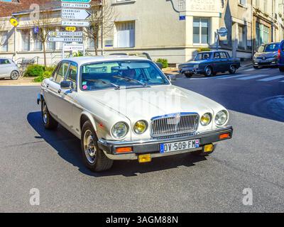 Britische Jaguar Mark X / Mark 10 / 420G Limousine auf Oldtimer-Rallye - Preuilly-sur-Claise, Indre-et-Loire (37), Frankreich. Stockfoto