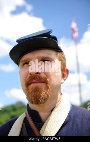 21. Juli 2012 - Old Bethpage, New York, USA - Life in Camp Scott, ein Trainingslager der Union Army, wird von US-amerikanischen Reenactoren in authentischen Militäruniformen in der Old Bethpage Village Restoration zum 150. Jahrestag des Amerikanischen Bürgerkriegs dargestellt. (Bild: © Ann E Parry/ZUMAPRESS.com) Stockfoto