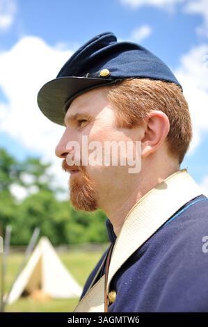 21. Juli 2012 - Old Bethpage, New York, USA - Life in Camp Scott, ein Trainingslager der Union Army, wird von US-amerikanischen Reenactoren in authentischen Militäruniformen in der Old Bethpage Village Restoration zum 150. Jahrestag des Amerikanischen Bürgerkriegs dargestellt. (Bild: © Ann E Parry/ZUMAPRESS.com) Stockfoto