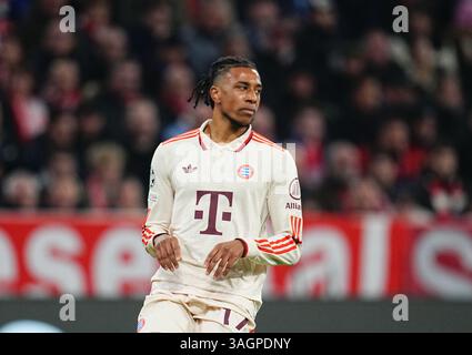 Allianz Areana, München, Deutschland. April 2025. Michael Olise vom FC Bayern München trifft beim Finale des Champions League-Viertels gegen Inter Mailand bei der Allianz Areana in München. Ulrik Pedersen/CSM (Bild: © Ulrik Pedersen/Cal Sport Media). Quelle: csm/Alamy Live News Stockfoto