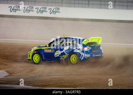 29. September 2012 - Las Vegas, Nevada, USA - 29. September 2012 - Las Vegas, Nevada, USA - Sverre Isachsen, Fahrer des Subaru Puma Rallycross #11 / VSC 2012 Subaru WRX STI, während der aufregenden Rennaktion der Sylvania SilverStar zXe Global Rallycross Championship auf dem Las Vegas Motor Speedway in Las Vegas, NV. (Kreditbild: © Matt Gdowski/ZUMAPRESS.com) Stockfoto