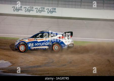 29. September 2012 - Las Vegas, Nevada, USA - 29. September 2012 - Las Vegas, Nevada, USA - Toomas Heikkinen, Fahrer des #57 Bluebeam / OMSE 2012 Ford Fiesta, während der spannenden Rennaktion der Sylvania SilverStar zXe Global Rallycross Championship auf dem Las Vegas Motor Speedway in Las Vegas, NV. (Kreditbild: © Matt Gdowski/ZUMAPRESS.com) Stockfoto