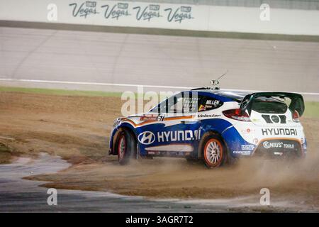 29. September 2012 - Las Vegas, Nevada, USA - 29. September 2012 - Las Vegas, Nevada, USA - Toomas Heikkinen, Fahrer des #57 Bluebeam / OMSE 2012 Ford Fiesta, während der spannenden Rennaktion der Sylvania SilverStar zXe Global Rallycross Championship auf dem Las Vegas Motor Speedway in Las Vegas, NV. (Kreditbild: © Matt Gdowski/ZUMAPRESS.com) Stockfoto