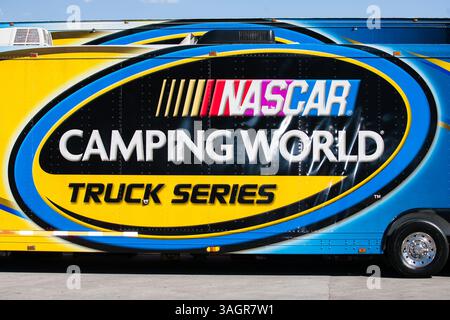 29. September 2012 - Las Vegas, Nevada, USA - 29. September 2012 - Las Vegas, Nevada, USA - der NASCAR CWTS-Transportwagen im Garagenbereich der NASCAR Camping World Truck Series Smith's 350 auf dem Las Vegas Motor Speedway in Las Vegas, NV. (Kreditbild: © Matt Gdowski/ZUMAPRESS.com) Stockfoto