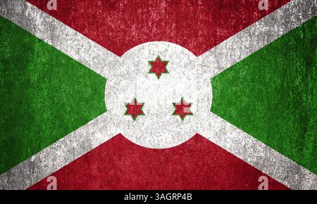Burundi Staatsflagge. Schmutzige Burundi-Flagge auf Metalloberfläche. Metallstruktur Stockfoto
