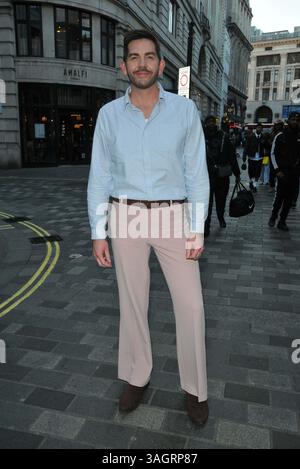 London, Großbritannien. April 2025. Scott McGlynn bei der „Queen by Candlelight“ Gala Night, The London Palladium, Argyll Street, am Dienstag, den 8. April 2025 in London, England, Großbritannien. CAP/CAN © CAN/Capital Pictures Credit: Capital Pictures/Alamy Live News Stockfoto