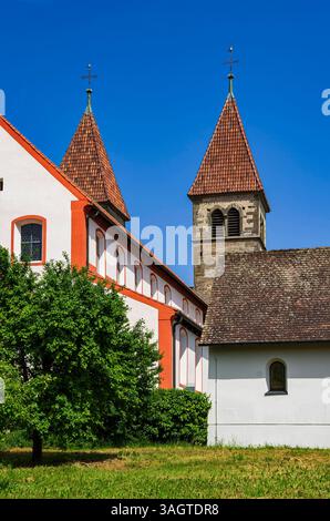 Sankt Peter und Paul, Insel Reichenau, Baden-Württemberg, Deutschland Kirche Sankt Peter und Paul, ein romanischer Sakralbau in Niederzell auf der Insel Reichenau, Bodensee, Baden-Württemberg, Deutschland, seit 2000 Weltkulturerbe der UNESCO. Stockfoto