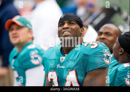 1. November 2009: Delphins' Running Back Ricky Williams (34) im Giants Stadium in East Rutherfords (New Jersey). Die Dolphins besiegten die Jets 30-25. (Bild: © Duncan Williams/Cal Sport Media/ZUMA Press) Stockfoto