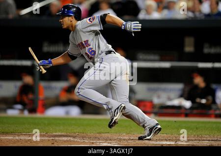 16. Juni 2009: Fernando Martinez #26 für die New York Mets bricht seinen Schläger während eines Interleague-Spiels gegen die Heimatstadt Baltimore Orioles im Oriole Park at Camden Yards in Baltimore, Maryland. Die Mets Beat the Orioles 6 - 4 (Bild: © Joy Absalon/Cal Sport Media/ZUMA Press/ZUMA Press) Stockfoto