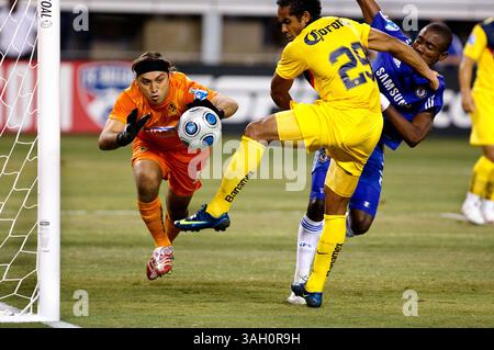 Juli 2009 Cowboy Stadium, Arlington, Texas. Armando Navarrete und Jean Beausejour kämpfen im Finale der World Football Challenge zwischen Chelsea FC und Club America gegen Salomon Kalou. Andrew Dieb/CSM (Bild: © Andrew Dieb/Cal Sport Media/ZUMA Press) Stockfoto