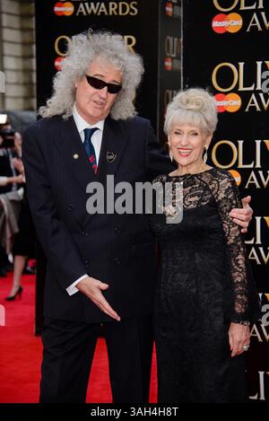 12. April 2015 – London, England – Brian May und Anita Dobson kommen am 12. April 2015 bei den Olivier Awards 2015 im Royal Opera House in London an (Foto: © Famous/Ace Pictures/ZUMA Wire) Stockfoto