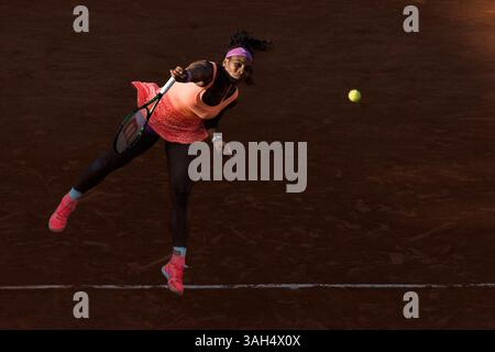 4. Juni 2015: Serena Williams aus den Vereinigten Staaten von Amerika in einem Halbfinalspiel gegen Timea Bacsinszky aus der Schweiz am zwölften Tag des French Open-Tennisturniers 2015 in Roland Garros in Paris. Williams gewann 46 63 60. Sydney Low/Cal Sport Media. (Bild: © Sydney Low/Cal Sport Media/ZUMAPRESS.com) Stockfoto