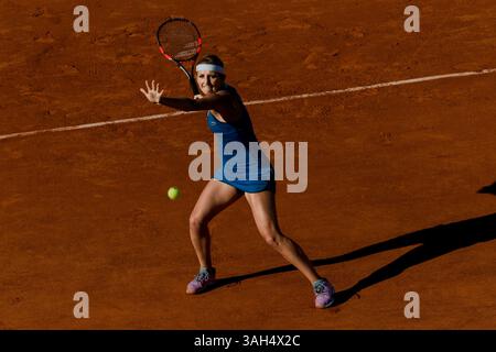 4. Juni 2015: Timea Bacsinszky aus der Schweiz in einem Halbfinalspiel gegen Serena Williams aus den Vereinigten Staaten von Amerika am 12. Tag des French Open Tennis Turniers 2015 in Roland Garros in Paris. Williams gewann 46 63 60. Sydney Low/Cal Sport Media. (Bild: © Sydney Low/Cal Sport Media/ZUMAPRESS.com) Stockfoto