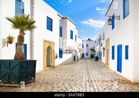 Eine Straße in der Medina von Yasmine, Hammamet, Tunesien. Stockfoto