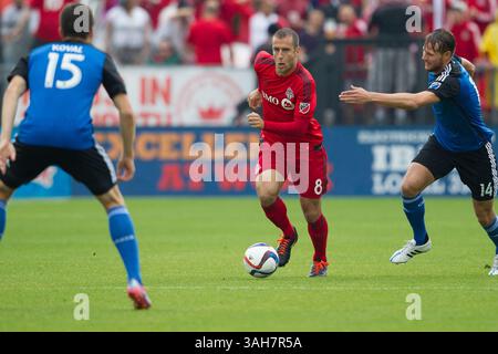 30. Mai 2015: Toronto FC-Mittelfeldspieler Benoit Cheyrou (8) während eines MLS-Spiels zwischen Toronto FC und San Jose Earthakes im BMO Field in Toronto, ON. (Bild: © Kevin Sousa/Cal Sport Media/ZUMAPRESS.com) Stockfoto