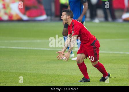 30. Mai 2015: Toronto FC Stürmer Sebastian Giovinco (10) während eines MLS-Spiels zwischen Toronto FC und San Jose Earthakes auf dem BMO Field in Toronto, ON. (Bild: © Kevin Sousa/Cal Sport Media/ZUMAPRESS.com) Stockfoto
