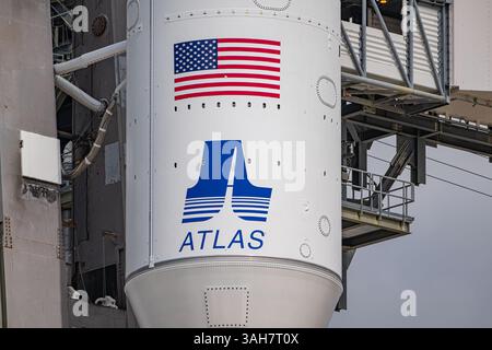 Cape Canaveral, USA. April 2025. Am 9. April 2025 um 19 Uhr wird ULA die erste Serie von Kuiper-Satelliten für Amazon von SLC-41 in Cape Canaveral, FL, in die Umlaufbahn starten. (Foto: Michael Cain Jr./SIPA USA) Credit: SIPA USA/Alamy Live News Stockfoto