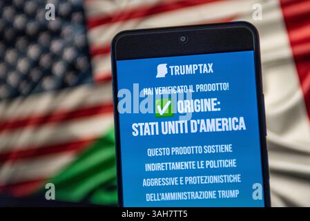 Italien. April 2025. In dieser Fotoabbildung wird die TrumpTax-Webanwendung auf einem Smartphone ausgeführt. Das TrumpTax-Projekt wird von der italienischen Fraktion Alleanza Verdi e Sinistra (Allianz der Grünen und Linken) gefördert, um die Verbraucher über die Herkunft der Produkte zu informieren. Ihr Ziel ist es, den US-Zöllen entgegenzuwirken, indem sie bewusste Kaufentscheidungen fördern. (Credit Image: © Vincenzo Nuzzolese/SOPA Images via ZUMA Press Wire) NUR REDAKTIONELLE VERWENDUNG! Nicht für kommerzielle ZWECKE! Stockfoto