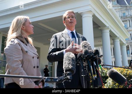 Washington, Usa. April 2025. Finanzminister Scott Bessent spricht am Mittwoch, den 9. April 2025, im Weißen Haus in Washington, DC, vor den Medien. Foto: Chris Kleponis/UPI Credit: UPI/Alamy Live News Stockfoto