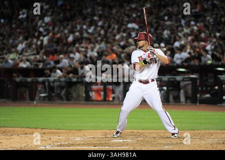 April 2015; Phoenix, AZ, USA; Arizona Diamondbacks Center Fielder Ender Inciarte (5) schlägt im MLB-Spiel im Chase Field in Phoenix, AZ gegen die San Francisco Giants. Joe Camporeale/Cal Sport Media(Bild: © Joe Camporeale/Cal Sport Media/ZUMAPRESS.com) Stockfoto