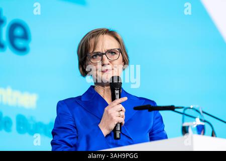 Zukunftstag Mittelstand 2025 Dr. Franziska Brantner, Bundesvorsitzende von Bündnis 90/die Grünen, hält eine Rede auf der Impact Stage beim Zukunftstag Mittelstand 2025 in der STATION Berlin am 09.04.2025 *** Zukunftstag Mittelstand 2025 Dr. Franziska Brantner, Bundesvorsitzende von Bündnis 90 die Grünen, hält eine Rede auf der Impact Stage am Zukunftstag Mittelstand 2025 in der STATION Berlin am 09 04 2025 Copyright: XEVENTPRESSxJeremyxKnowlesx Stockfoto