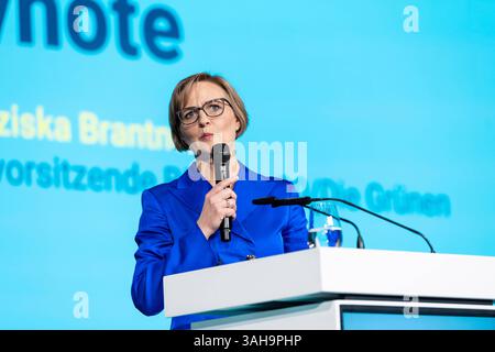 Zukunftstag Mittelstand 2025 Dr. Franziska Brantner, Bundesvorsitzende von Bündnis 90/die Grünen, hält eine Rede auf der Impact Stage beim Zukunftstag Mittelstand 2025 in der STATION Berlin am 09.04.2025 *** Zukunftstag Mittelstand 2025 Dr. Franziska Brantner, Bundesvorsitzende von Bündnis 90 die Grünen, hält eine Rede auf der Impact Stage am Zukunftstag Mittelstand 2025 in der STATION Berlin am 09 04 2025 Copyright: XEVENTPRESSxJeremyxKnowlesx Stockfoto