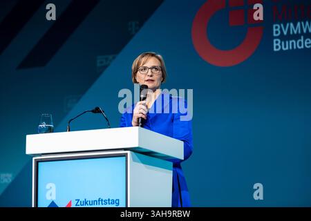 Zukunftstag Mittelstand 2025 Dr. Franziska Brantner, Bundesvorsitzende von Bündnis 90/die Grünen, hält eine Rede auf der Impact Stage beim Zukunftstag Mittelstand 2025 in der STATION Berlin am 09.04.2025 *** Zukunftstag Mittelstand 2025 Dr. Franziska Brantner, Bundesvorsitzende von Bündnis 90 die Grünen, hält eine Rede auf der Impact Stage am Zukunftstag Mittelstand 2025 in der STATION Berlin am 09 04 2025 Copyright: XEVENTPRESSxJeremyxKnowlesx Stockfoto