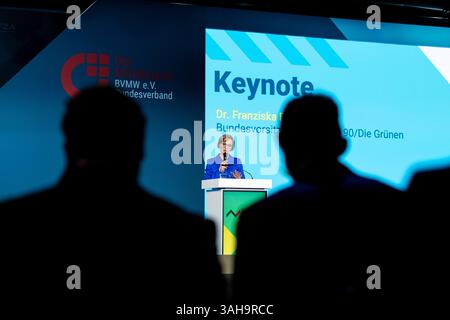 Zukunftstag Mittelstand 2025 Dr. Franziska Brantner, Bundesvorsitzende von Bündnis 90/die Grünen, hält eine Rede auf der Impact Stage beim Zukunftstag Mittelstand 2025 in der STATION Berlin am 09.04.2025 *** Zukunftstag Mittelstand 2025 Dr. Franziska Brantner, Bundesvorsitzende von Bündnis 90 die Grünen, hält eine Rede auf der Impact Stage am Zukunftstag Mittelstand 2025 in der STATION Berlin am 09 04 2025 Copyright: XEVENTPRESSxJeremyxKnowlesx Stockfoto