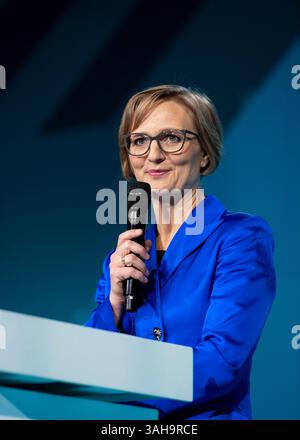 Zukunftstag Mittelstand 2025 Dr. Franziska Brantner, Bundesvorsitzende von Bündnis 90/die Grünen, hält eine Rede auf der Impact Stage beim Zukunftstag Mittelstand 2025 in der STATION Berlin am 09.04.2025 *** Zukunftstag Mittelstand 2025 Dr. Franziska Brantner, Bundesvorsitzende von Bündnis 90 die Grünen, hält eine Rede auf der Impact Stage am Zukunftstag Mittelstand 2025 in der STATION Berlin am 09 04 2025 Copyright: XEVENTPRESSxJeremyxKnowlesx Stockfoto