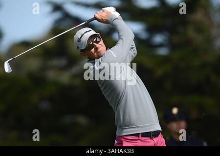 29. April 2015 - San Francisco, CA, USA - Justin Rose schlägt am Mittwoch, 29. April 2015 im TPC Harding Park in San Francisco, Kalifornien, am 2. Loch beim Cadillac Match Play-Event der World Golf Championship 2015 ab. (Abbildung: © Dan Honda/TNS/ZUMA Wire) Stockfoto