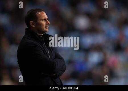 Coventry, Großbritannien. April 2025. Frank Lampard Manager von Coventry City während des Sky Bet Championship Matches Coventry City gegen Portsmouth in der Coventry Building Society Arena, Coventry, Großbritannien, 9. April 2025 (Foto: Gareth Evans/News Images) in Coventry, Großbritannien am 9. April 2025. (Foto: Gareth Evans/News Images/SIPA USA) Credit: SIPA USA/Alamy Live News Stockfoto